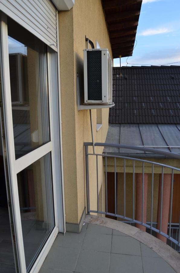 Flat At The Edge Of The Center + Parking Apartamento Budapeste Exterior foto