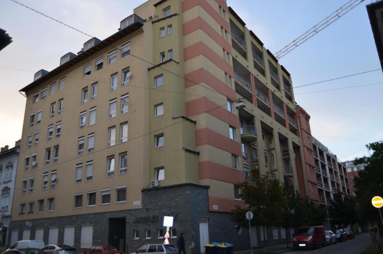 Flat At The Edge Of The Center + Parking Apartamento Budapeste Exterior foto